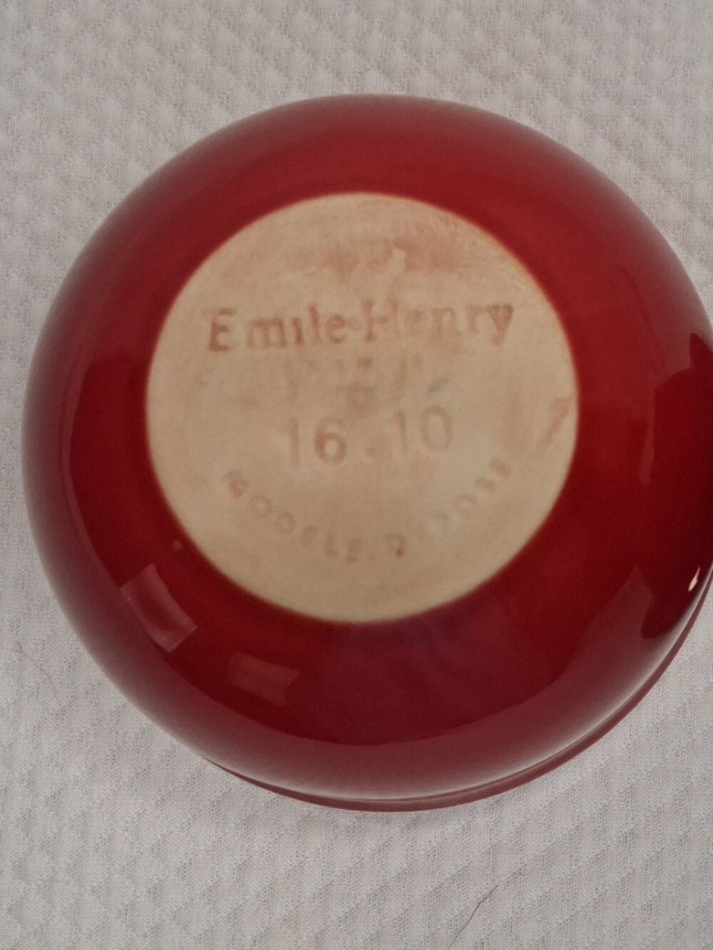 Contemporary Emile Henry French Pottery Flame Red Butter Bell #16.10 - Picture 6 of 6